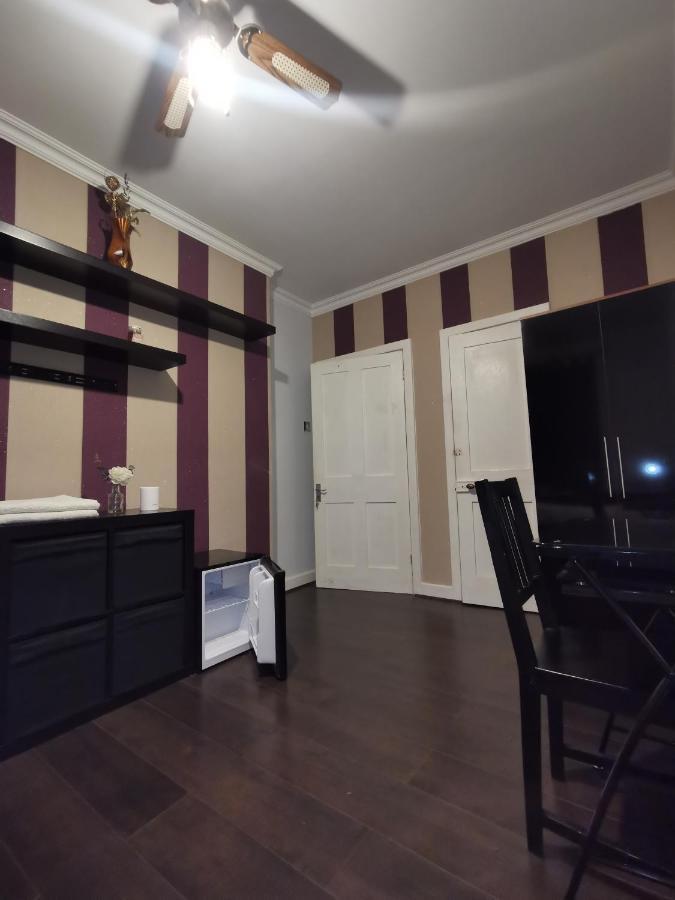 Neat Double Room London Exterior photo